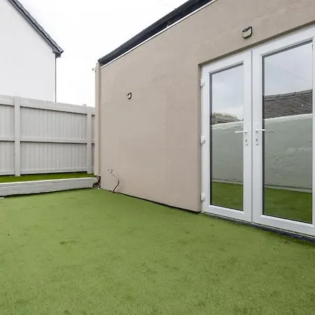 Modern Studio Apart Large Garden Stoke-on-Trent Exterior photo